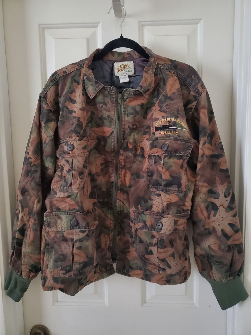 Vintage. Kelly Cooper . Zip-Front Field Jacket. with Tru- Leaf Print Design.